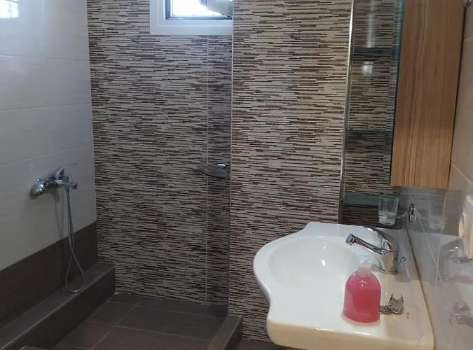 Just Constructed! Semesterbostad Gastuni